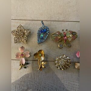 Antique/vintage brooch pin lot circa 1950s -1970s